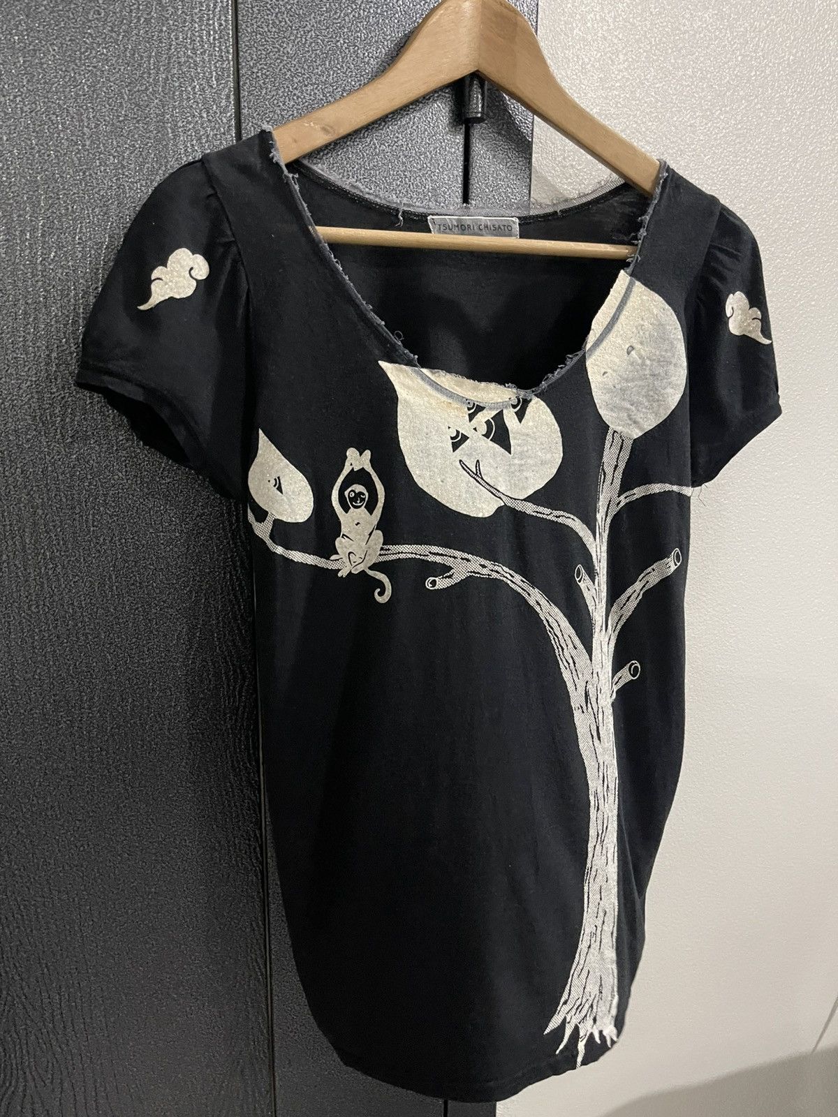 Issey Miyake Issey Miyake Tsumori Chisato Tree Design Tee Size S / US 4 / IT 40 - 3 Thumbnail