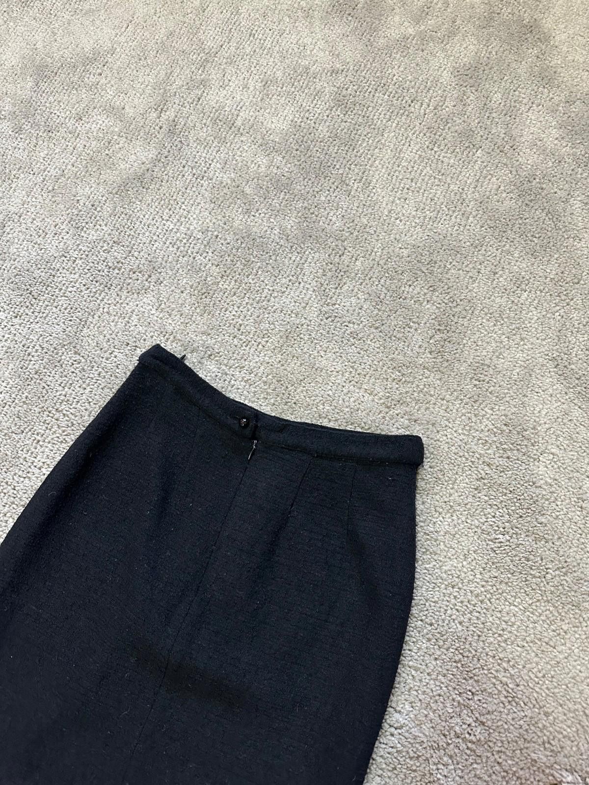 Salvatore Ferragamo Salvatore Ferragamo Wool Skirt Sz IT 42 Size 28" / US 6 / IT 42 - 5 Thumbnail