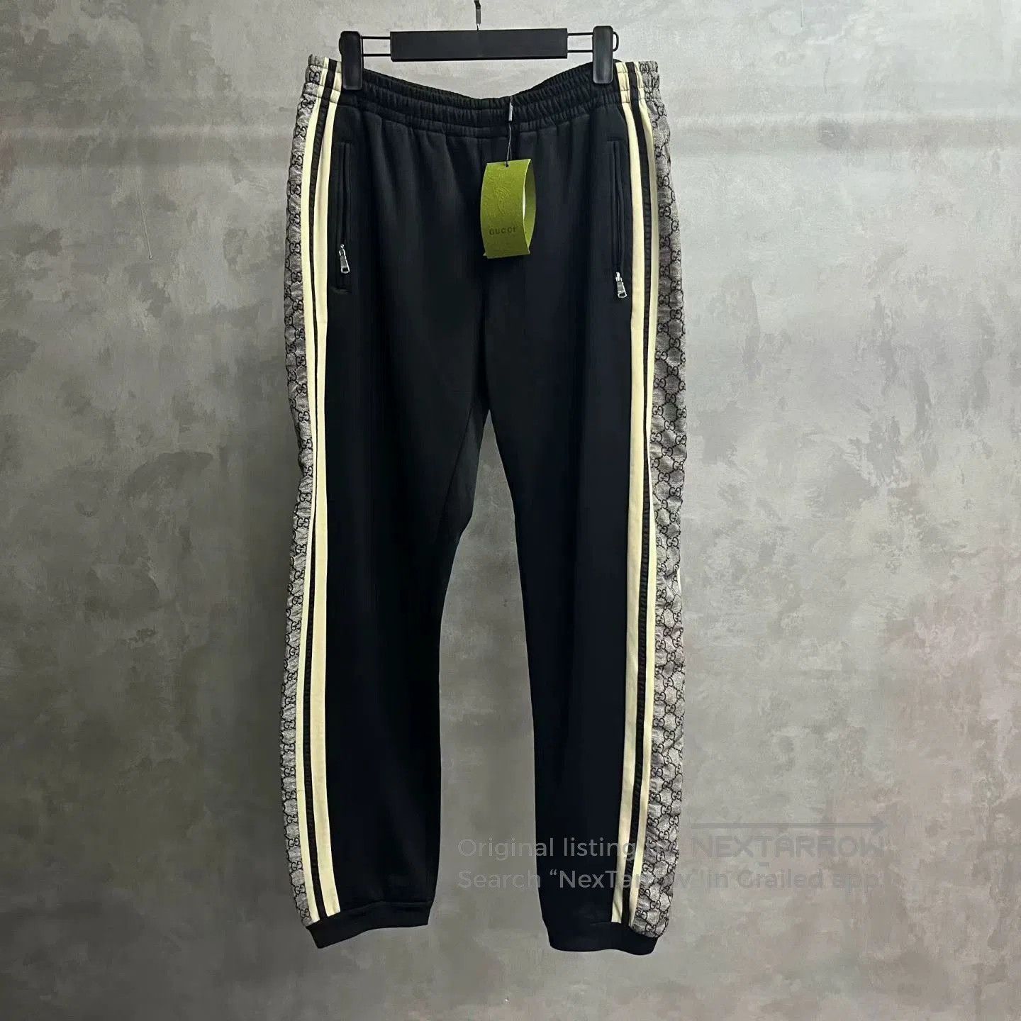 Gucci gucci black classic gg logo jogger pants. Size US 32 / EU 48 - 1 Thumbnail