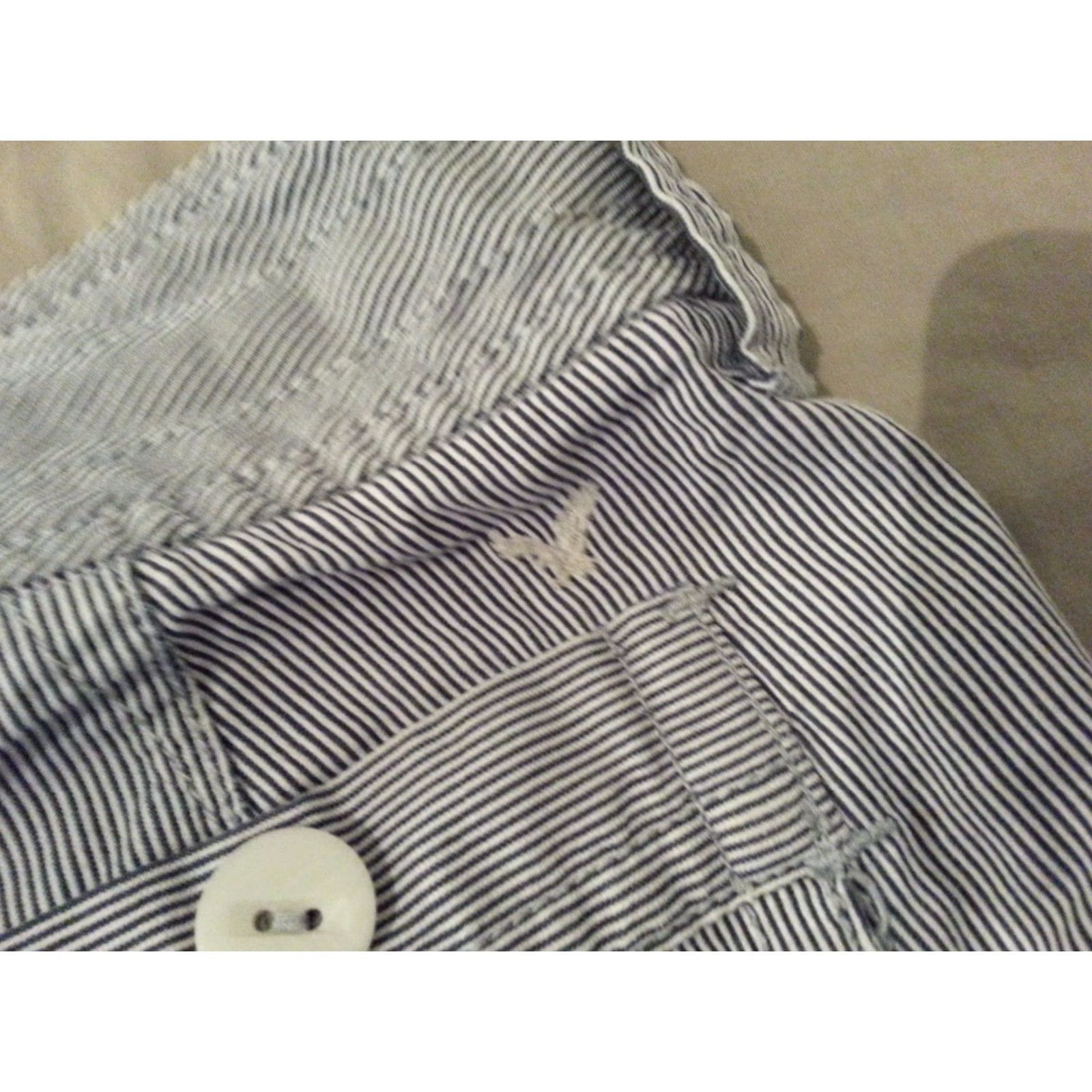 American Eagle Outfitters VINTAGE American Eagle Outfitters Khaki Shorts 0 Blue Stripes Cotton Khaki Chino Women Womens Striped Blue 0 Cotton Shorts Size 25" / US 0 / IT 36 - 3 Thumbnail