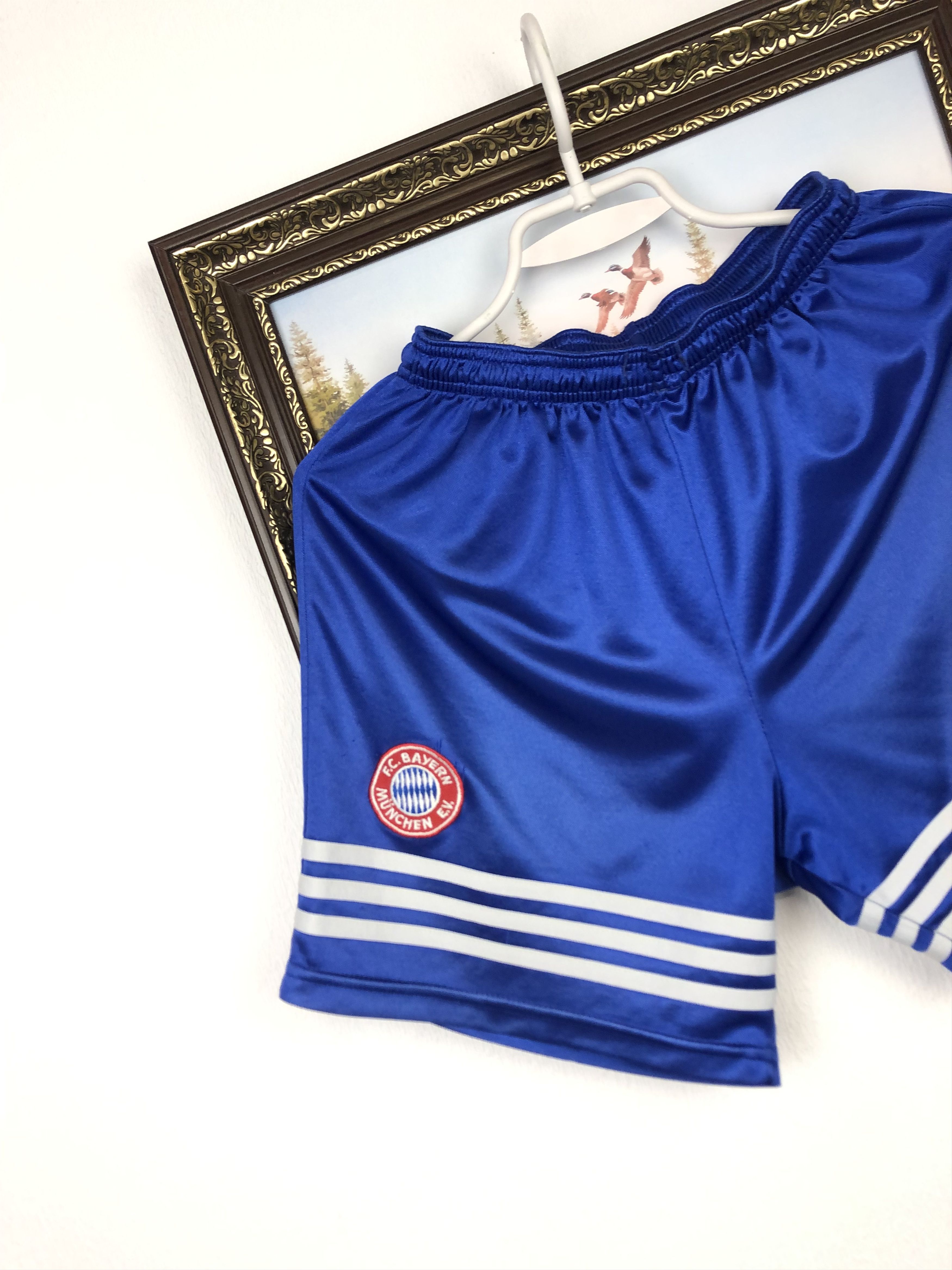 Adidas Vintage Adidas Bayern Munich Football Shorts Soccer Size S Size US 28 / EU 44 - 3 Thumbnail