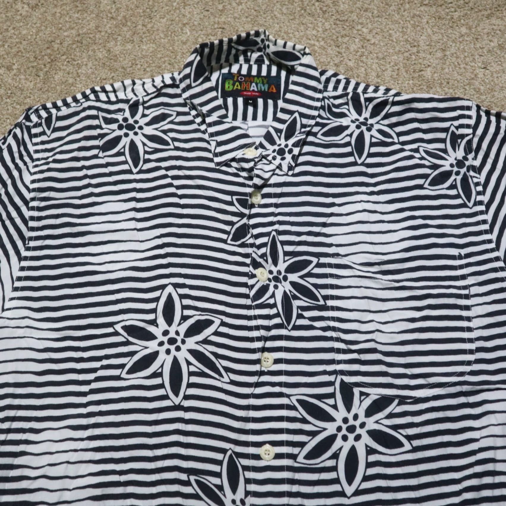 Tommy Bahama Tommy Bahama Shirt Black Hawaiian Button Up Beach Flowers Adult Men's M Medium Size US M / EU 48-50 / 2 - 2 Thumbnail