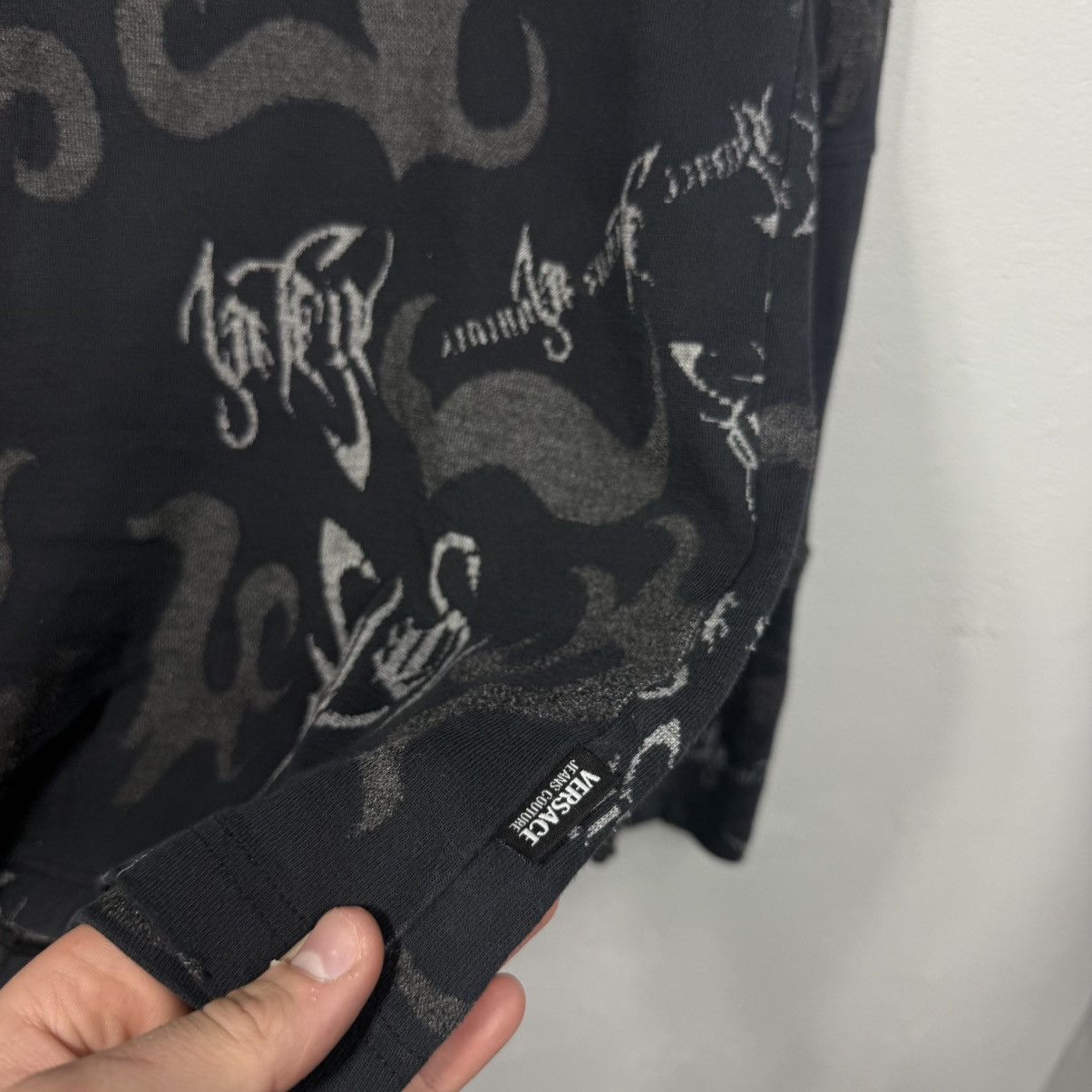 Versace Vintage Avant Garde Long Sleeve Versace Size US L / EU 52-54 / 3 - 3 Thumbnail