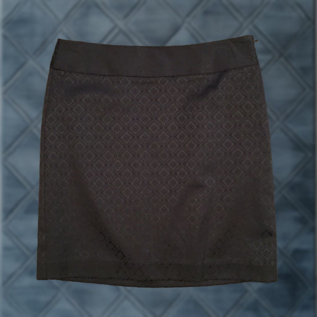 Banana Republic Banana Republic Pencil Skirt Skirt Black 0 Geometric Knee Length Lined A-Line Women Size 25" / US 0 / IT 36 - 1 Thumbnail