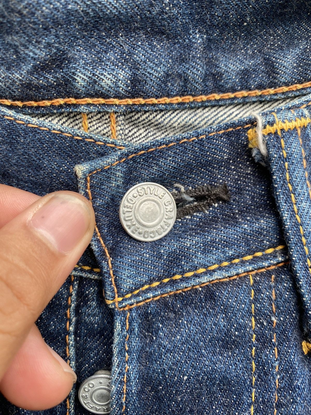 Evisu Very rare Vintage short jeans evisu selvedge black & yellow Size US 29 - 5 Thumbnail