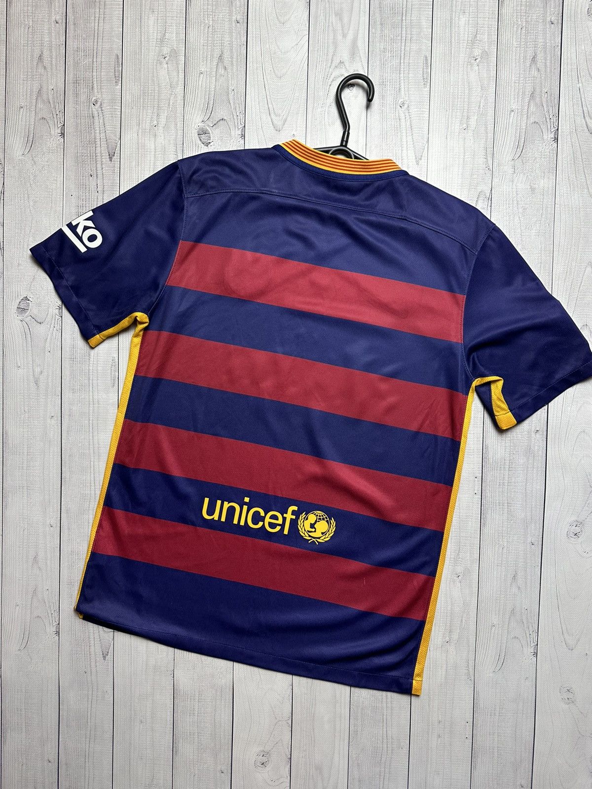 Nike × Vintage Vintage Nike Barcelona soccer jersey size M Size US M / EU 48-50 / 2 - 11 Thumbnail