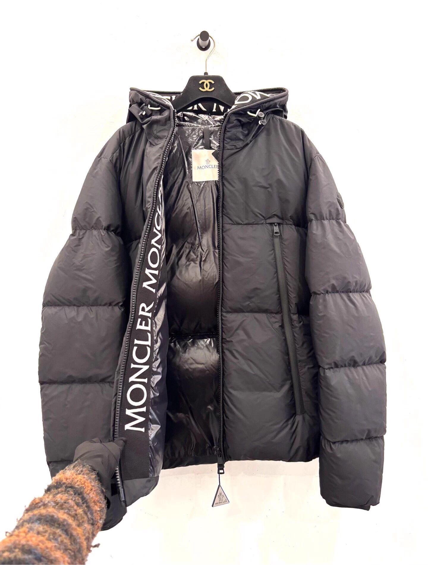 Moncler Moncler Montcla Men's Black Side Logo Puffer Jacket Size US L / EU 52-54 / 3 - 4 Thumbnail