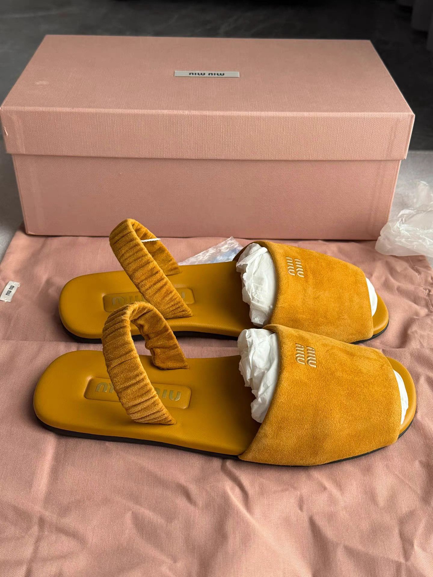 Miu Miu MiuMiu 25SS Whisky Suede Slides K6 Size US 5 / IT 35 - 3 Thumbnail