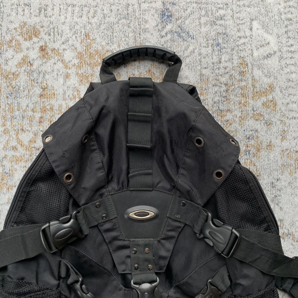 Oakley Vintage Rare Oakley Icon Backpack 1.0 Black - Y2K Bag Size ONE SIZE - 2 Thumbnail