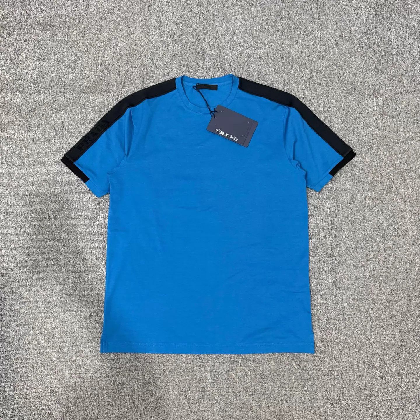 Prada Prada Blue Shoulder Embroidered Logo Short Sleeve M Unused Size M / US 6-8 / IT 42-44 - 1 Thumbnail