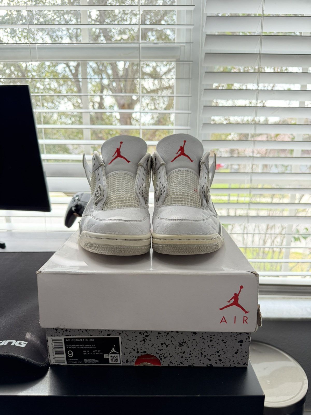 Jordan Brand Air Jordan Retro 4 White Oreo Size US 9 / EU 42 - 1 Thumbnail