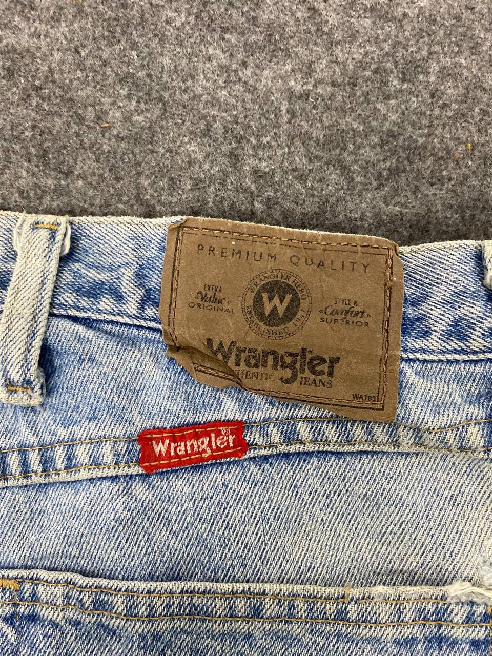 Wrangler vintage wrangler regular fit distressed denim Size US 40 / EU 56 - 4 Thumbnail