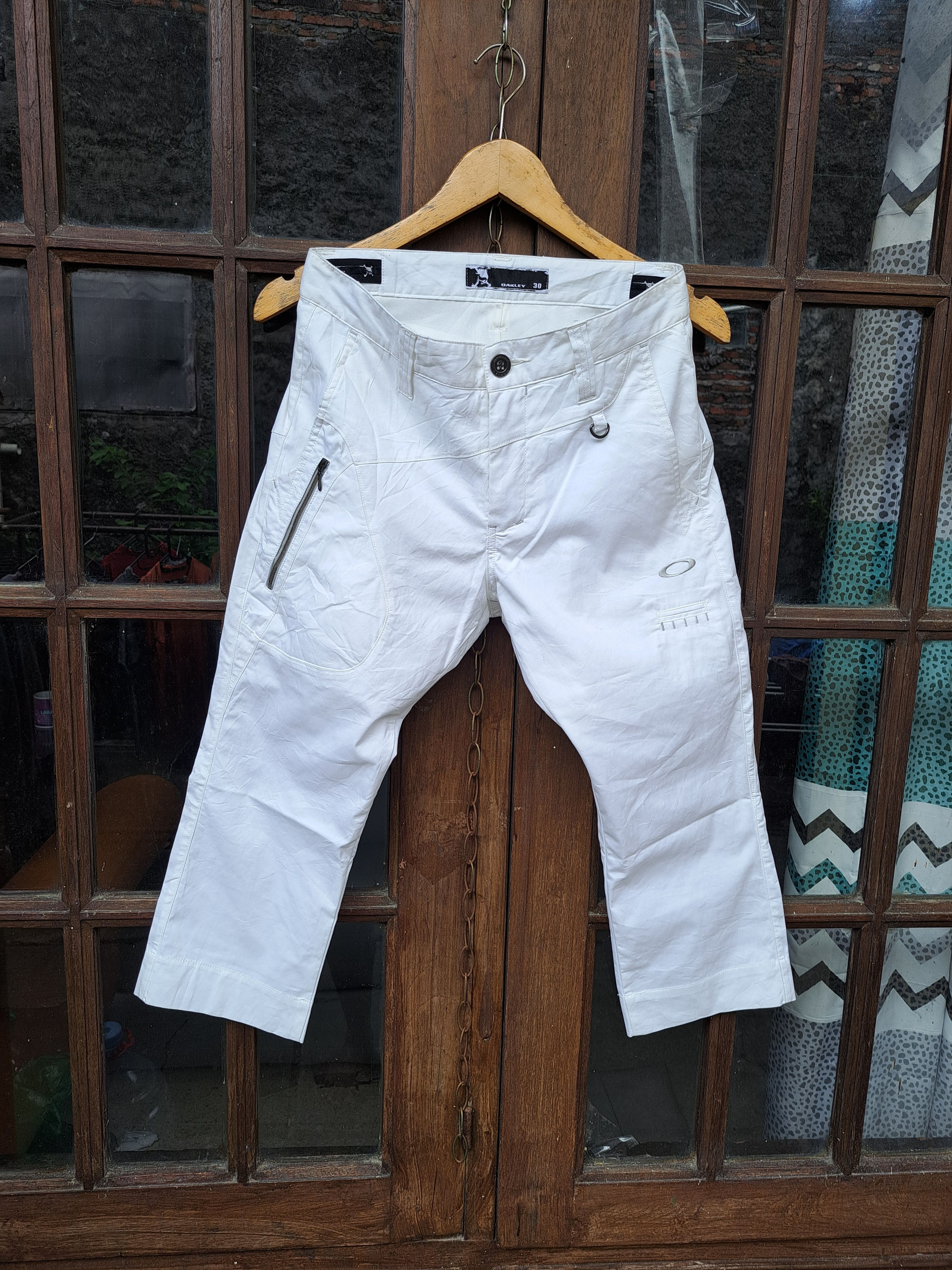 Oakley Vintage Y2K Oakley Hydrolix White Pants 7/8 Women Size 30 Size 30" / US 8 / IT 44 - 1 Thumbnail