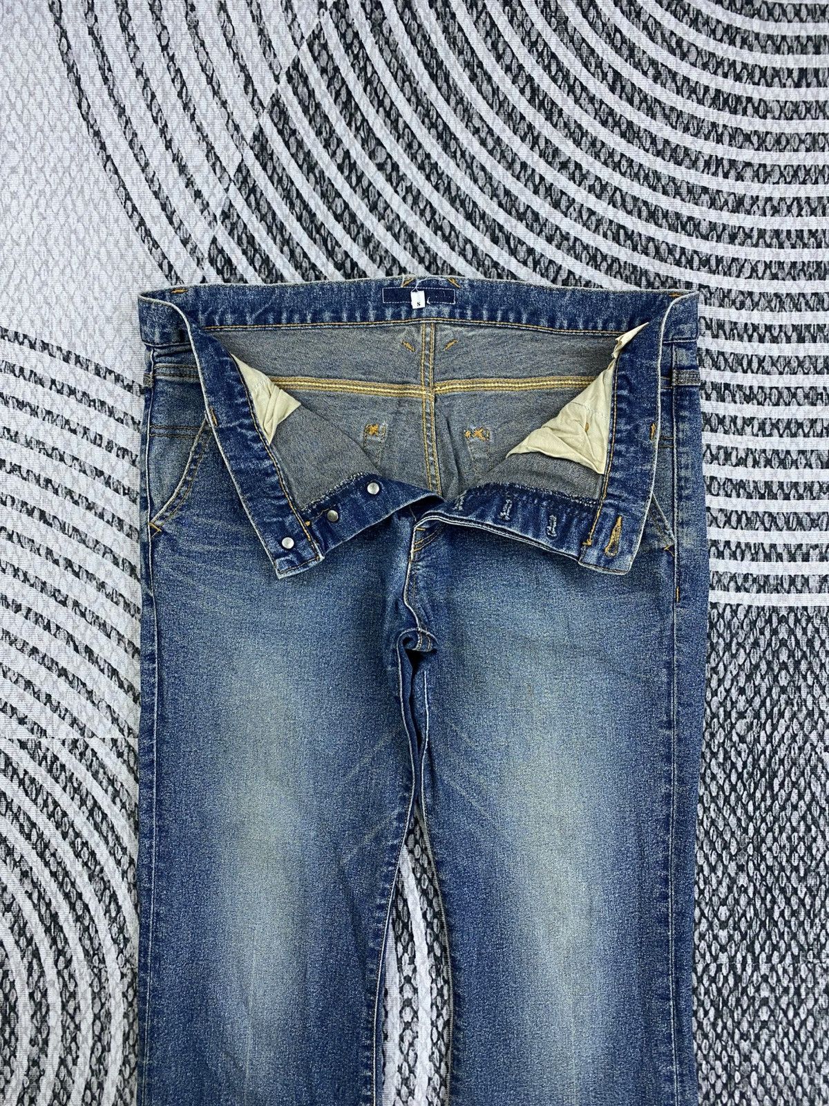 DISCOVERED Vintage Flared Discovered Japan Blue Distressed Denim Jeans Size US 35 - 9 Thumbnail