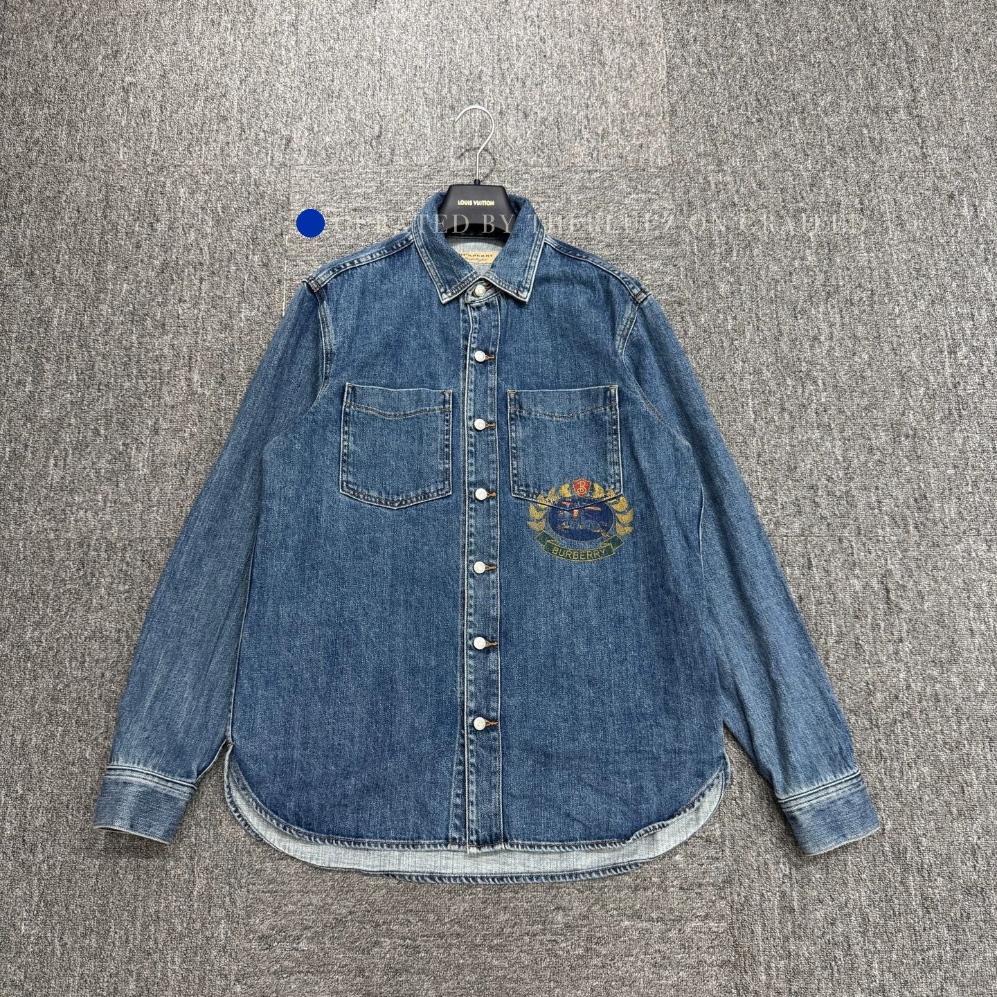 Burberry Horseferry Print Denim Shirt in Blue Size US S / EU 44-46 / 1 - 1 Thumbnail