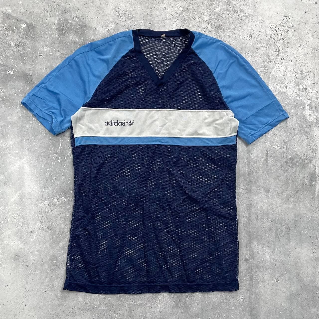 Adidas Vintage 80s Adidas Trefoil Mesh V-Neck T Shirt Blue Size M Size US M / EU 48-50 / 2 - 1 Thumbnail