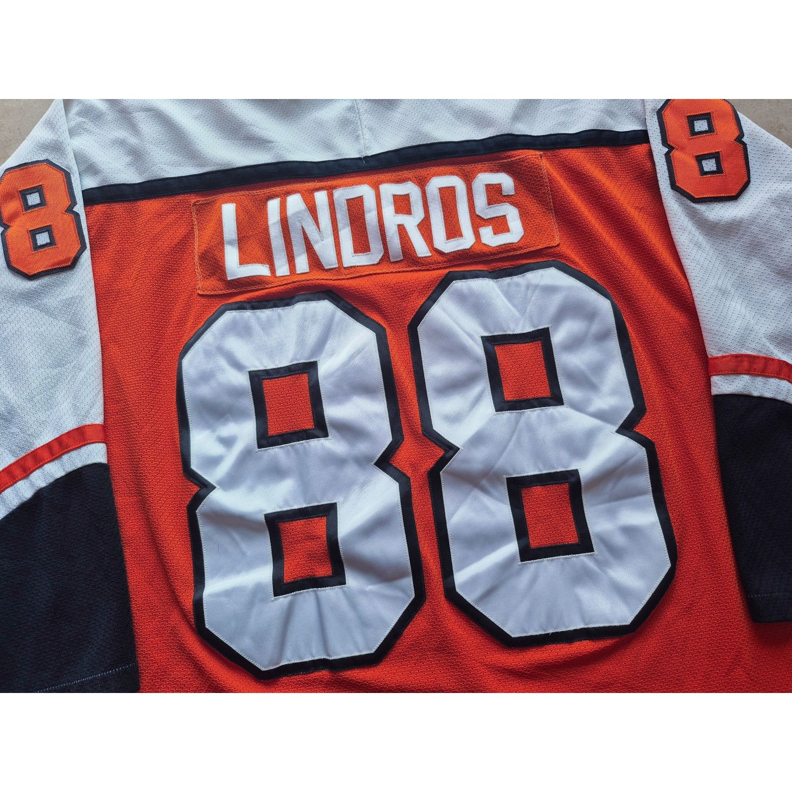 Ccm × NHL LINDROS Philadelphia Flyers 90s CCM jersey M L hockey vtg Size US M / EU 48-50 / 2 - 5 Thumbnail