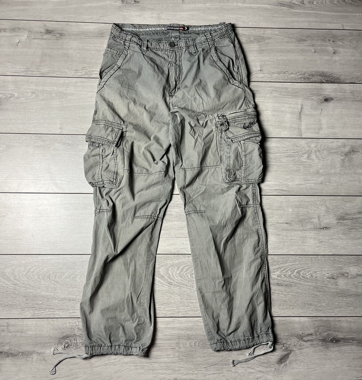 Quiksilver Quiksilver cargo pants vintage size 34 multi pocket Size US 34 / EU 50 - 1 Thumbnail