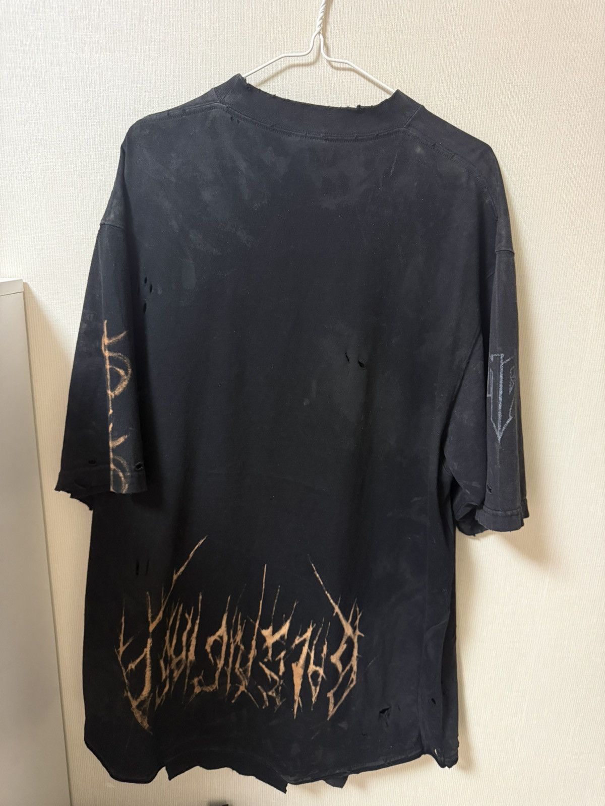 Balenciaga Balenciaga Paris Moon Upside Down Tee Size US XL / EU 56 / 4 - 5 Thumbnail