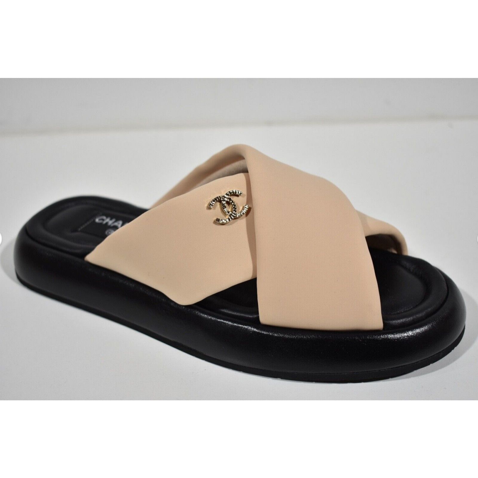 Chanel Chanel Beige Black Fabric Criss Cross Puffy CC Logo Slide Size US 12 / IT 42 - 2 Thumbnail