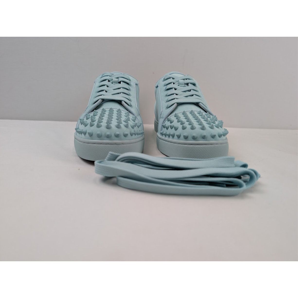 Christian Louboutin o1rshd1 Louis Junior Spikes Sneakers in Iceberg Size US 12.5 / EU 45-46 - 8 Thumbnail