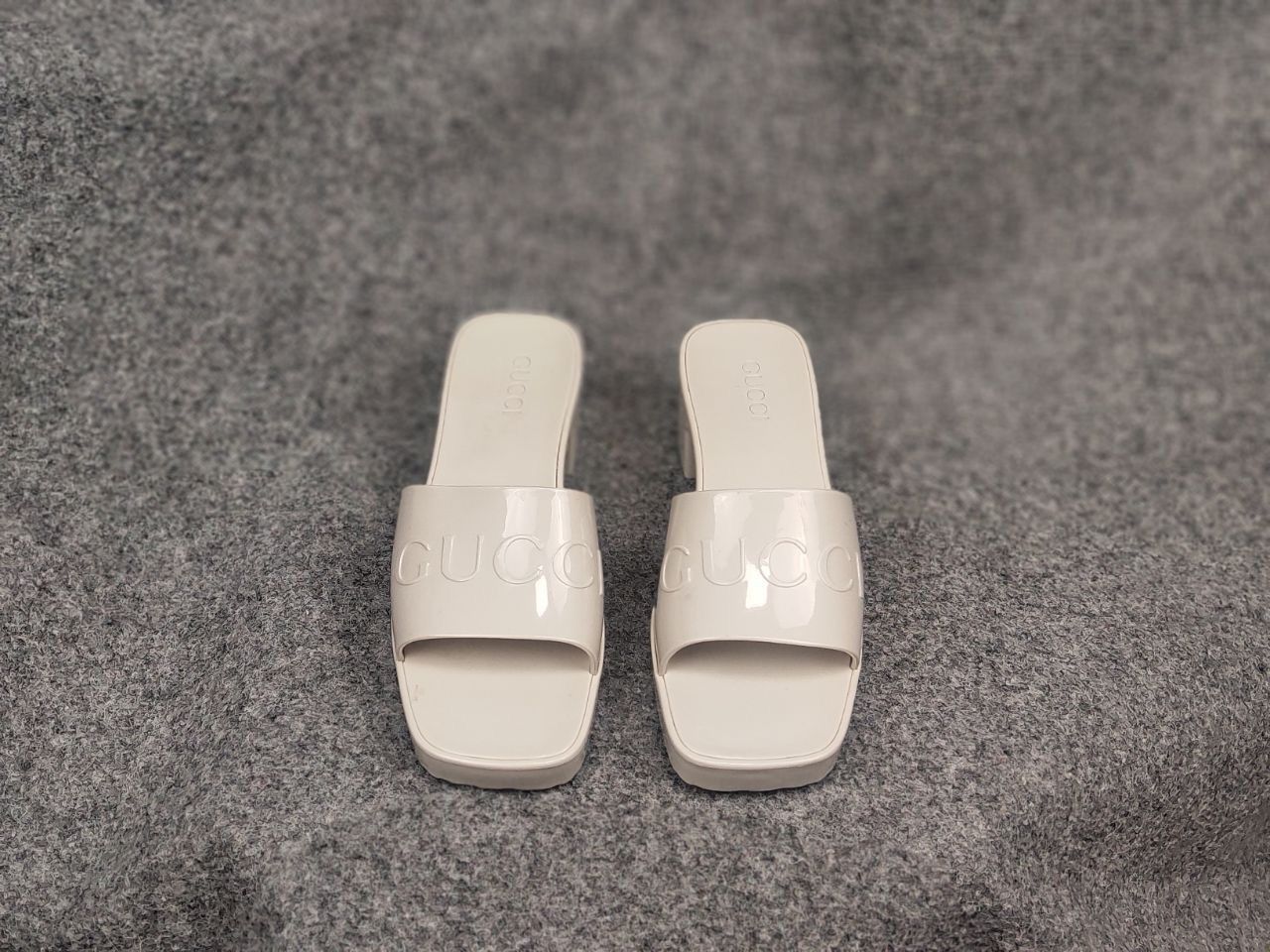 Gucci Gucci Rubber Logo Platform Slide Sandal Mystic White Mules Size US 11 / IT 41 - 4 Thumbnail