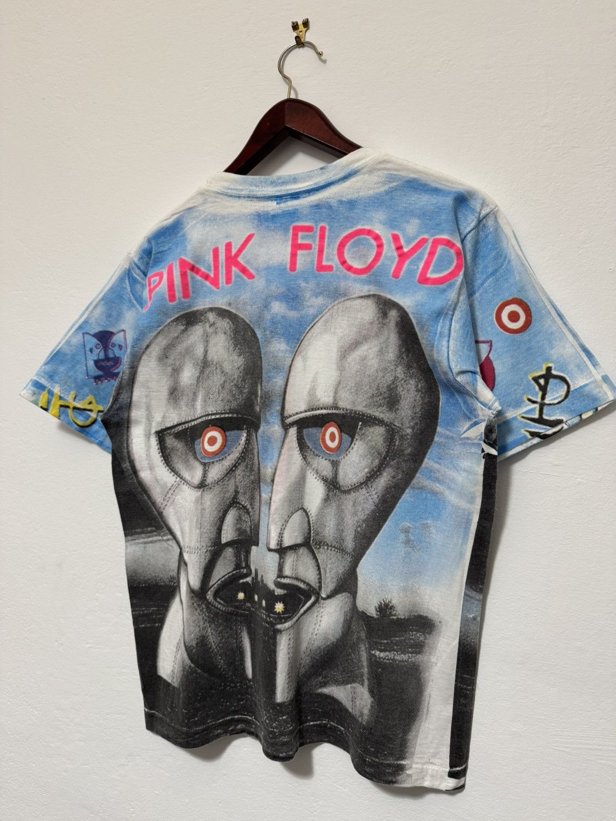 Band Tees Vintage Pink Floyd Division Bell All Over Print T-shirt Size US L / EU 52-54 / 3 - 5 Thumbnail