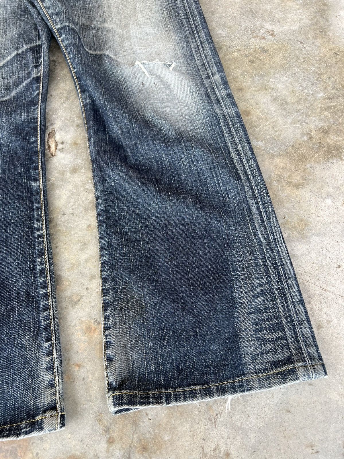 Edwin × Japanese Brand × Jean Vintage Edwin Blue Trip Edgeline Distressed Jean Size US 33 - 4 Thumbnail