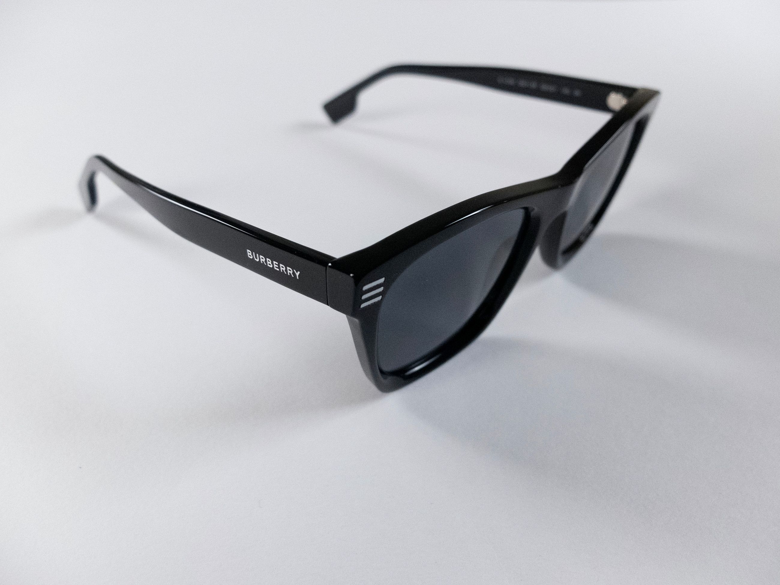Burberry BURBERRY black square acetate sunglasses B4348 authentic Size ONE SIZE - 4 Thumbnail