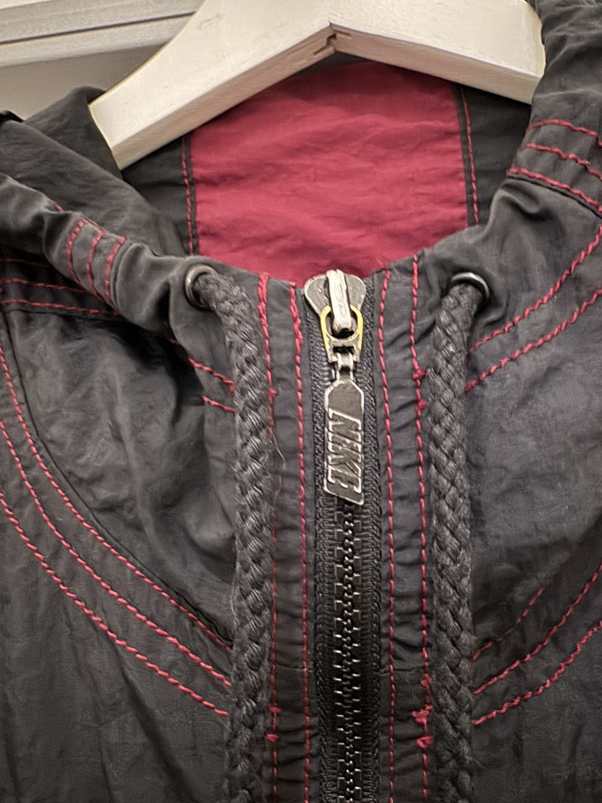 Nike × Vintage Vintage Nike Air Windbreaker - Black and Red Size US L / EU 52-54 / 3 - 3 Thumbnail