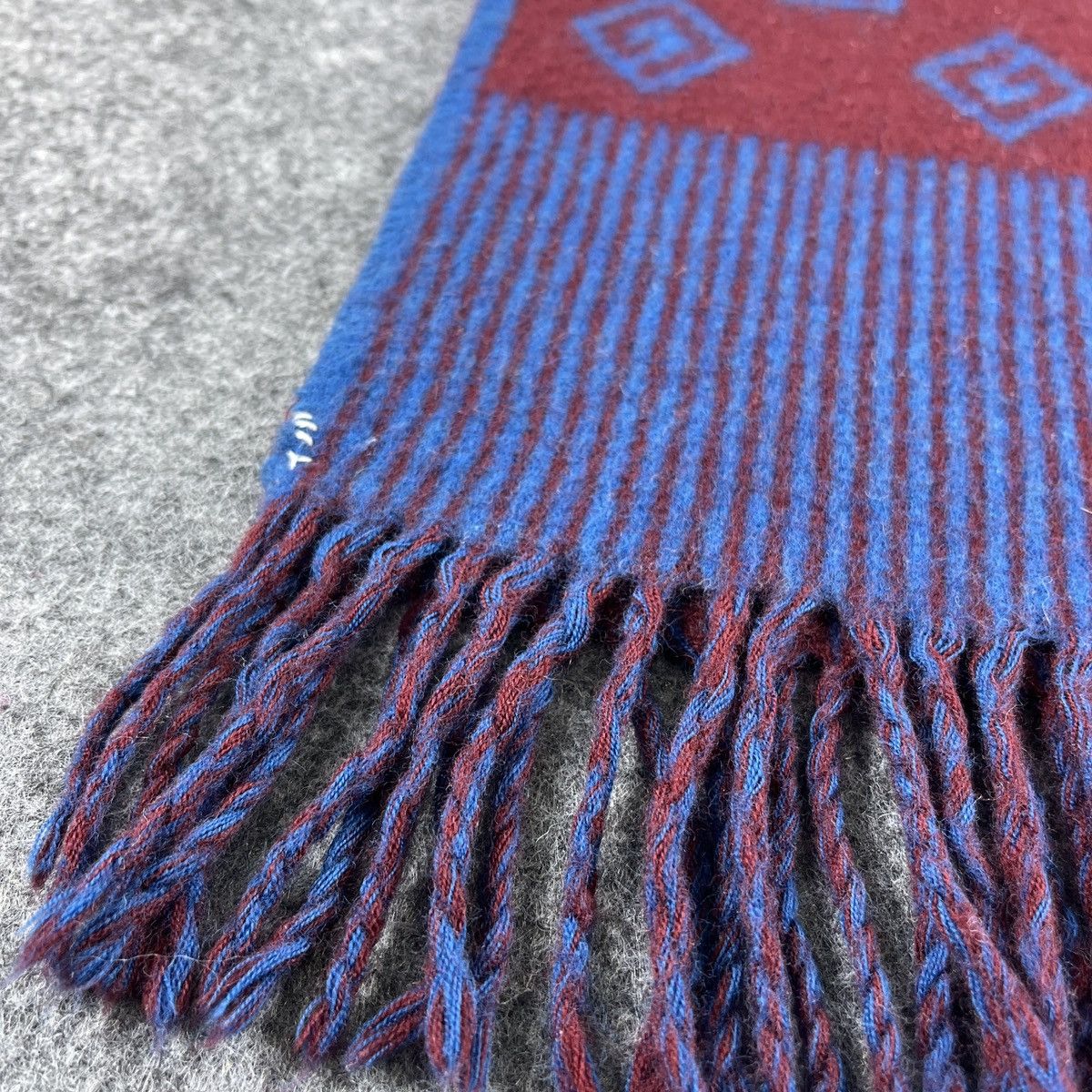 Other Wool Givenchy Scarf / Muffler / Neckwear T1209 Size ONE SIZE - 9 Thumbnail