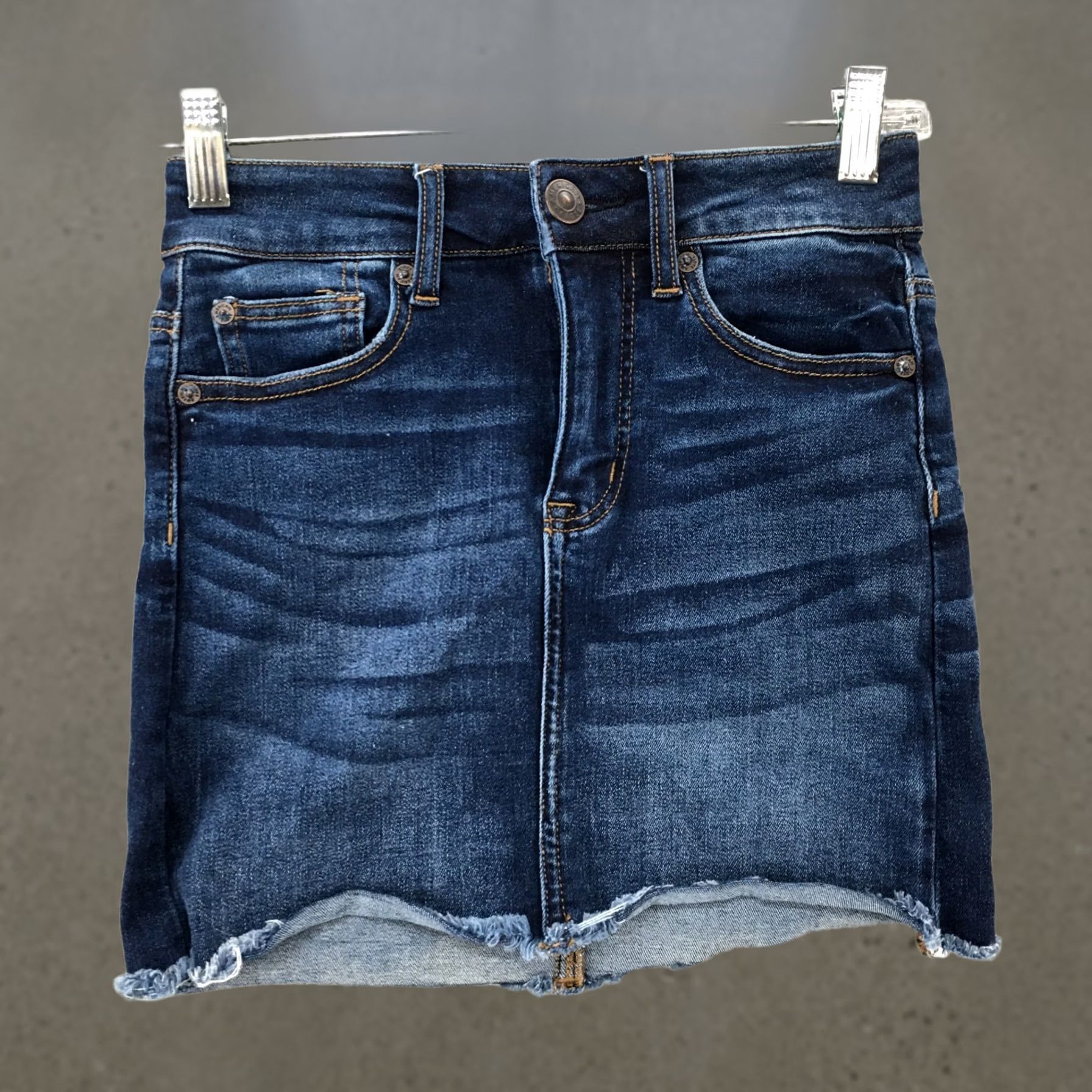 American Eagle Outfitters American Eagle Outfitters Mini Skirt Womens 00 Blue Dark Wash Denim Zip Pocket Pockets Comfort Classic 90s Style? Size 24" / US 00 / IT 34 - 1 Thumbnail