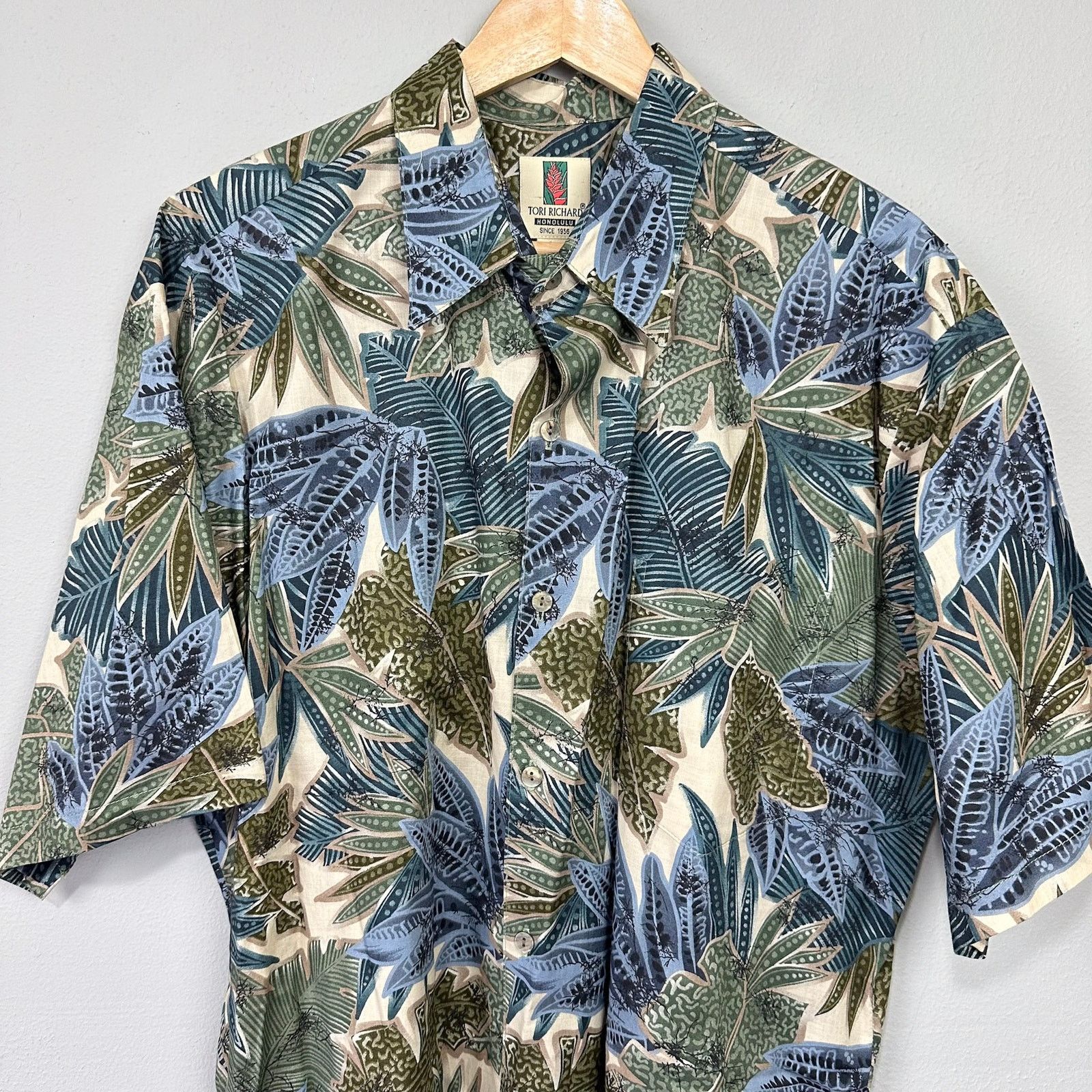 Tori Richard Vintage Tori Richard Cotton Lawn Hawaiian Print Shirt Size L Size US L / EU 52-54 / 3 - 3 Thumbnail