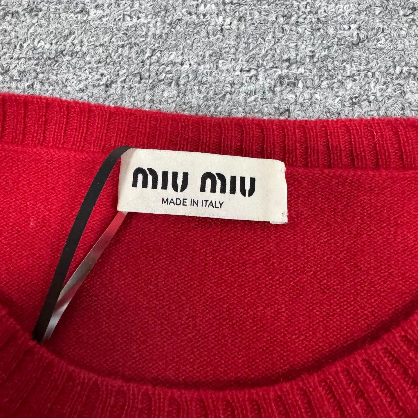 Miu Miu MIU MIU Red Heart Embroidered Logo Short Cashmere Sweater Size XS / US 0-2 / IT 36-38 - 7 Thumbnail