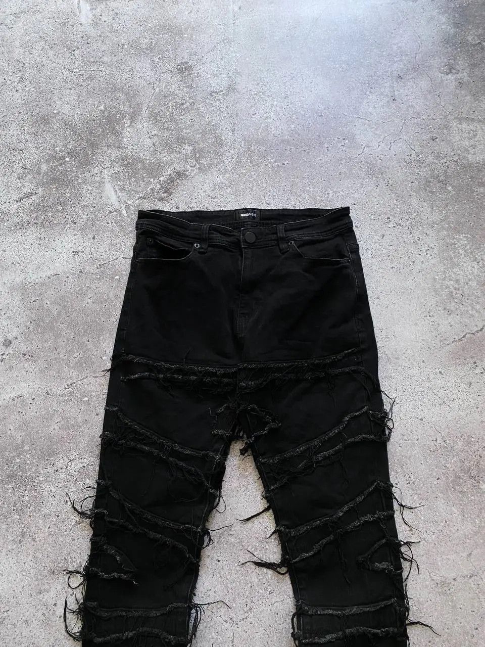 Vintage DISTRESSED FRAYED STACKED FLARED FIT BLACK JEANS Size US 32 / EU 48 - 3 Thumbnail