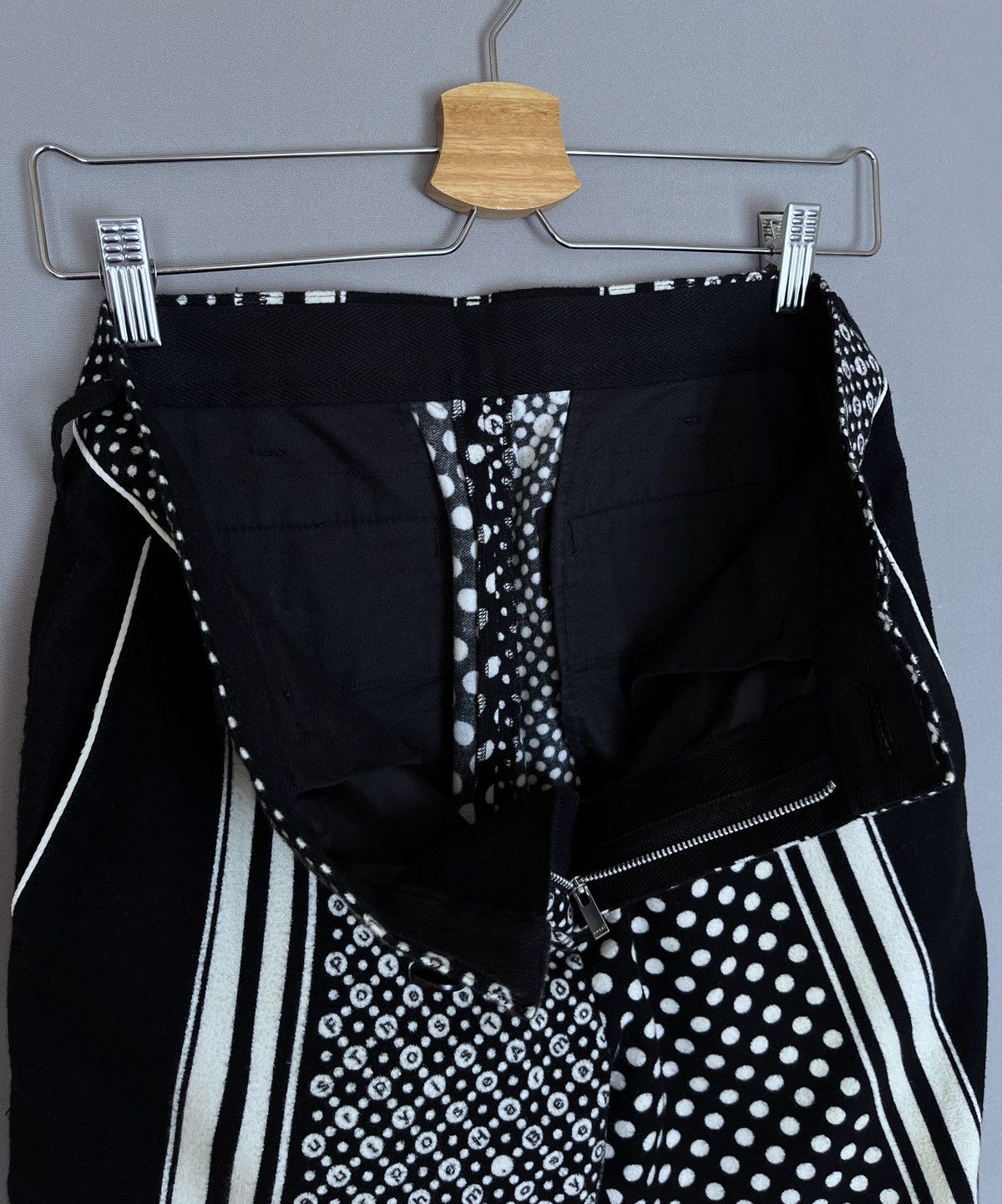 Designer × Japanese Brand × Sacai Rare SACAI AW 16 Cropped Printed Japanese Pants Size US 29 - 4 Thumbnail