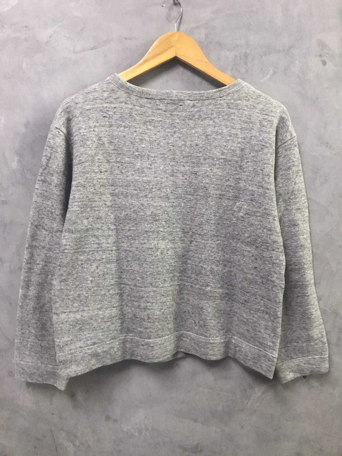 A.P.C. A.P.C - Hiver 87 Upside Logo Crop Sweatshirt Size M / US 6-8 / IT 42-44 - 6 Thumbnail