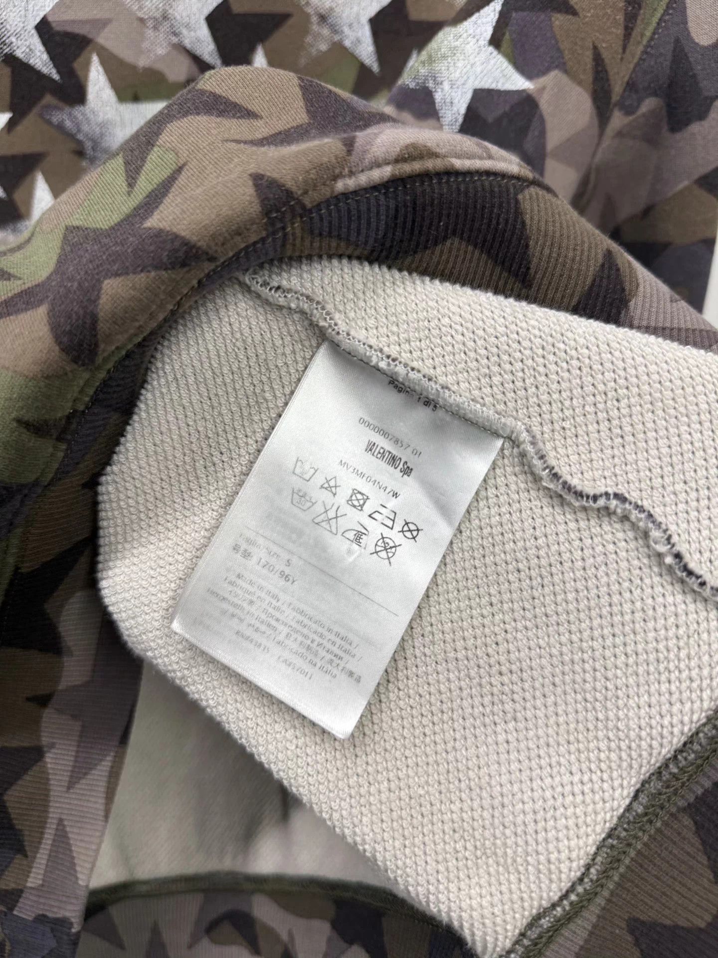 Valentino Valentino Camouflage Star Print Crewneck Sweatshirt S Size US S / EU 44-46 / 1 - 5 Thumbnail