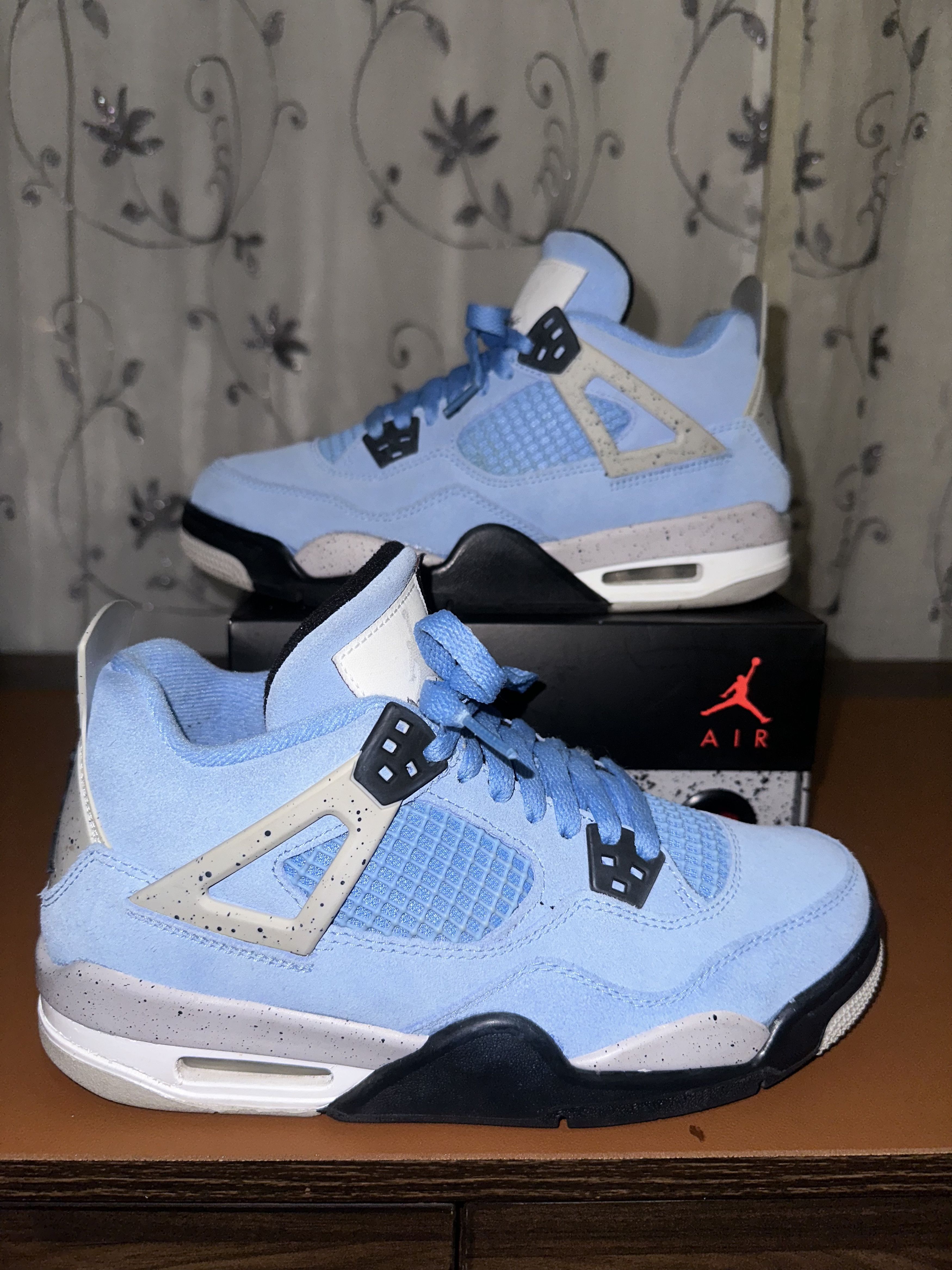 Jordan Brand Jordan 4 ‘University Blue’ Size US 6.5 / EU 39-40 - 1 Thumbnail