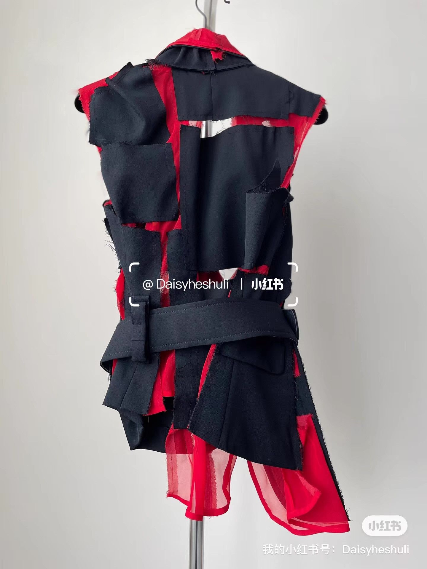 Comme des Garcons Comme des Garçons Main Line Runway Red Panel Vest Ｑ24 Size S / US 4 / IT 40 - 2 Thumbnail