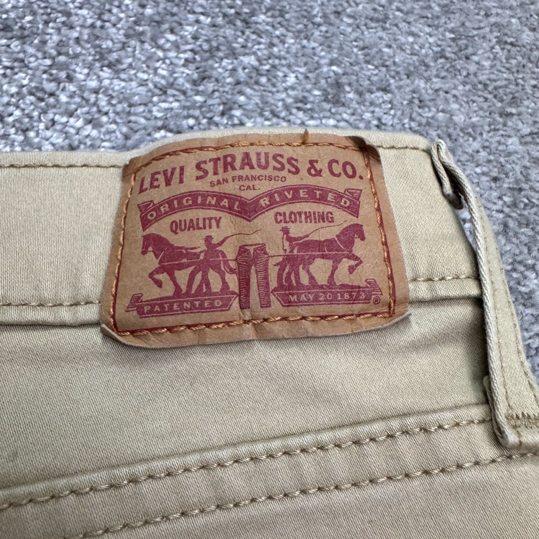 Levi's Levi's 311 Shaping Skinny Capri Pants Womens 31 Tan Khaki Mid Rise Stretch 32x22 Size 24" / US 00 / IT 34 - 7 Thumbnail
