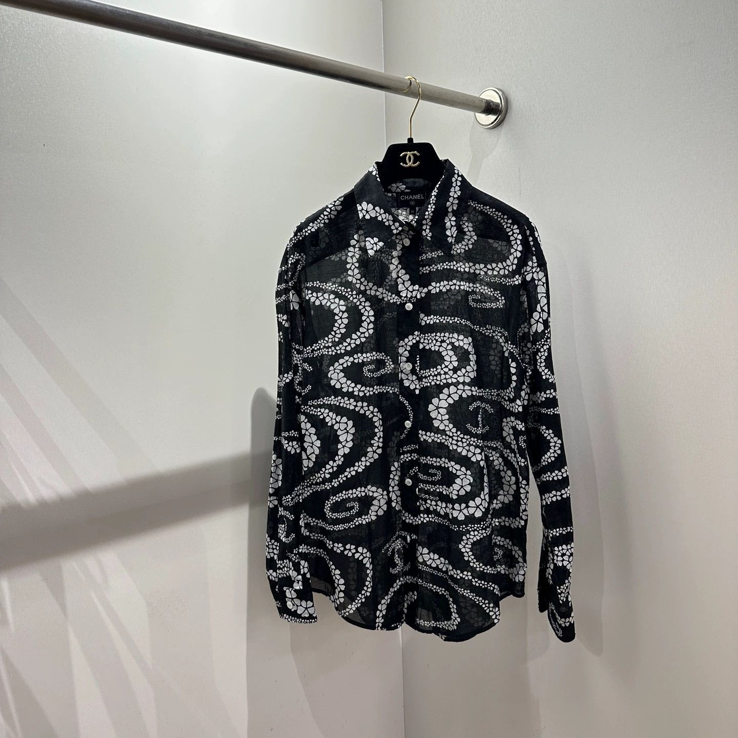 Chanel Chanel Coco Beach may707 All Over Print LS Shirt 36 Cotton Size XS / US 0-2 / IT 36-38 - 1 Thumbnail