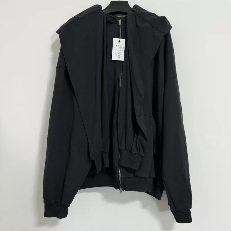 Balenciaga Balenciaga Fake two four-sleeved double-hat sweaters Size US XL / EU 56 / 4 - 1 Thumbnail