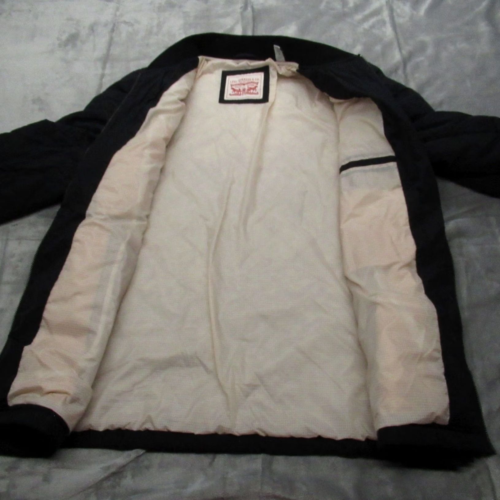 Vintage Levi Jacket Women L Black Quilted Bomber Full Zip Pockets Warm Midweight Winter Netural? Size L / US 10 / IT 46 - 2 Thumbnail