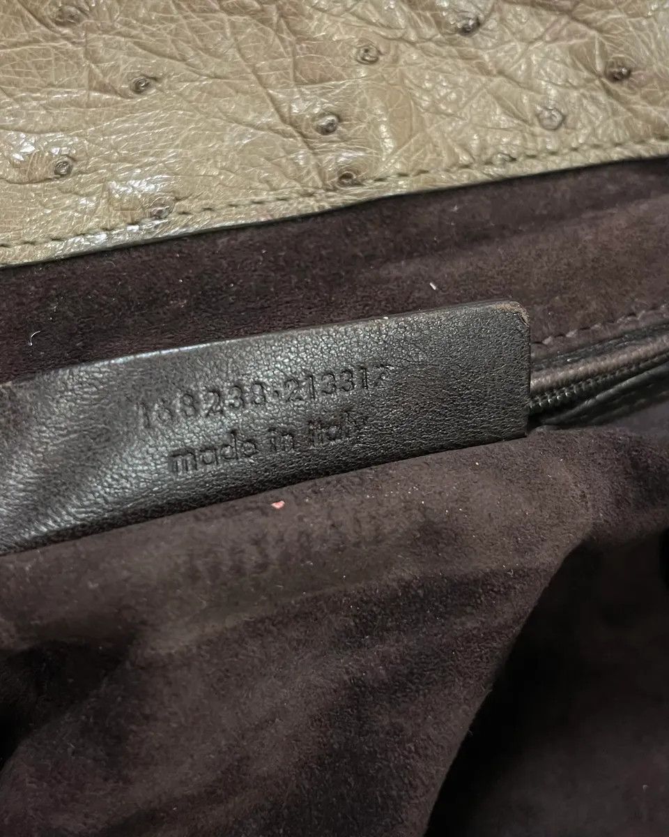 Yves Saint Laurent 2000s Yves Saint Laurent Beige Ostrich Leather Handle Bag Size ONE SIZE - 11 Thumbnail