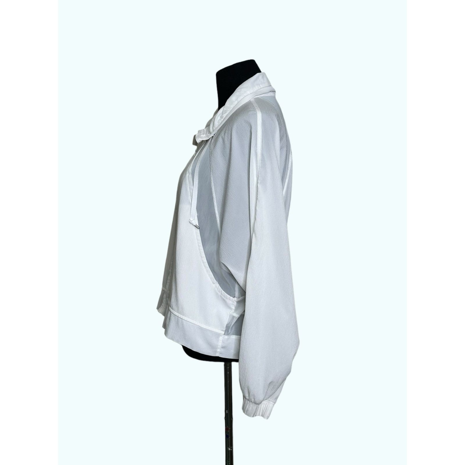 Lululemon Lululemon white long sleeves lightweight jacket size 4 Size S / US 4 / IT 40 - 8 Thumbnail