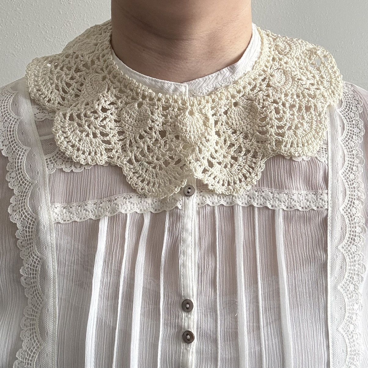 Vintage Vintage Handmade Ivory Crochet Lace Victorian Doily Collar Size ONE SIZE - 1 Thumbnail