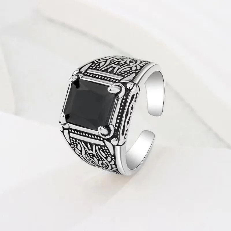 Designer × Jewelry Black Crystal Ring Size ONE SIZE - 1 Thumbnail
