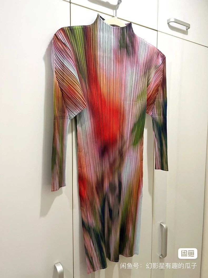 Issey Miyake Issey Miyake Radish small high-neck top Size L / US 10 / IT 46 - 1 Thumbnail