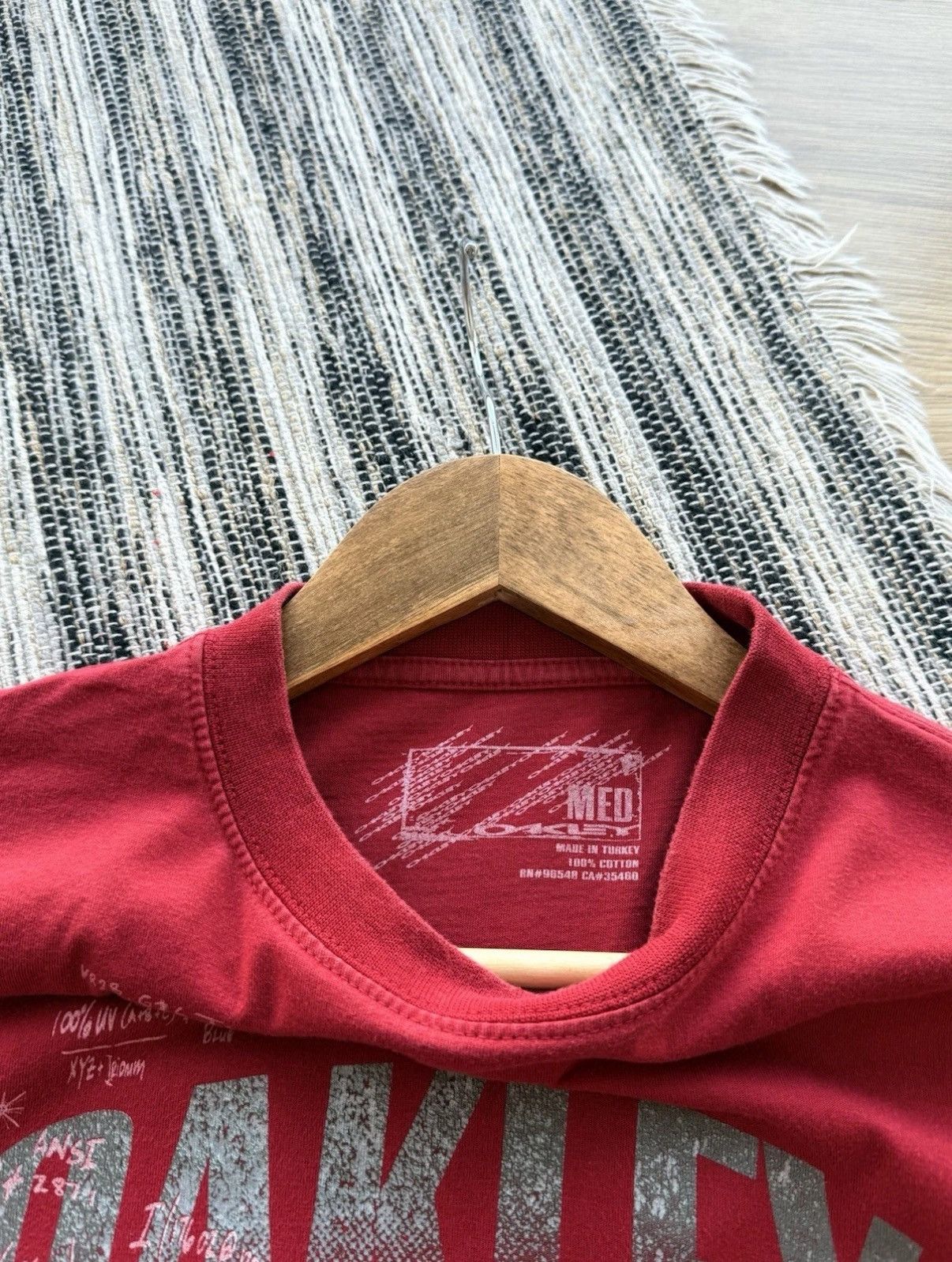 Oakley VINTAGE OAKLEY LONG SLEEVE RED STREET WEAR STYLE Size M Size US M / EU 48-50 / 2 - 6 Thumbnail